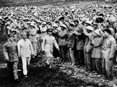 Chủ tịch Hồ Chí Minh là vị lãnh tụ thiên tài của nhân dân Việt Nam, là người Cha thân yêu của các lực lượng vũ trang cách mạng. Người đã trực tiếp sáng lập, tổ chức, giáo dục và rèn luyện Quân đội nhân dân Việt Nam.