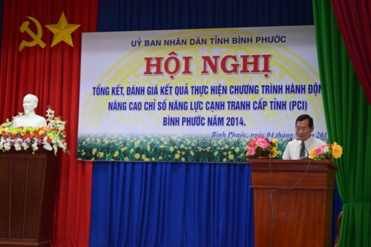 Ông Phạm Văn Tòng - Phó Chủ tịch UBND tỉnh phát biểu tại Hội nghị